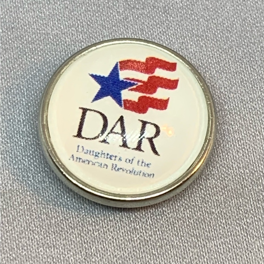DAR Snap Button Charm